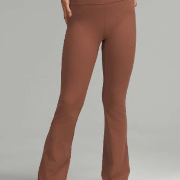 Lululemon Groove Super High Rise Flare Pant Size 8 - Picture 3 of 7